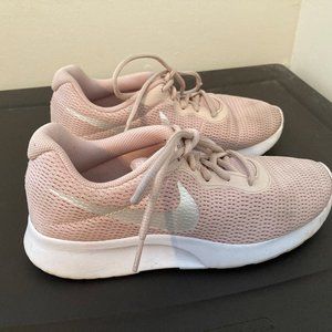 Nike Tanjun Womens Size 8 - Particle Beige/Phantom-White Marathon Running Shoes